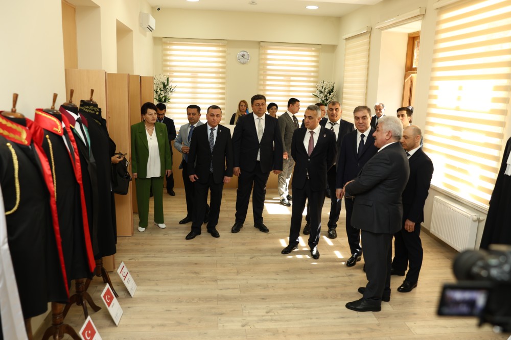 Gəncə şəhərinin mərkəzində Gəncə Regional Vəkil Bürosunun yeni inzibati binasının açılış mərasimi olub